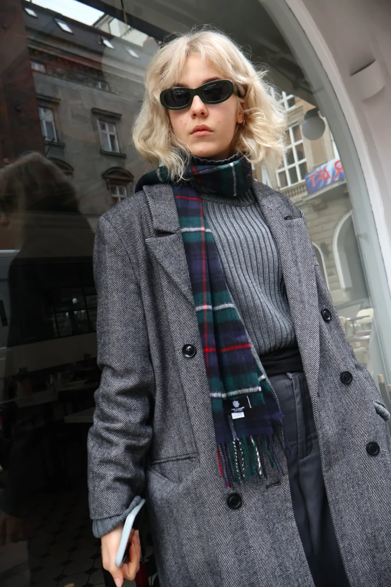 Klassisk vævet cashmere halstørklæde med frynser, fra Skotland - Ternet MacKenzie - Billede 5